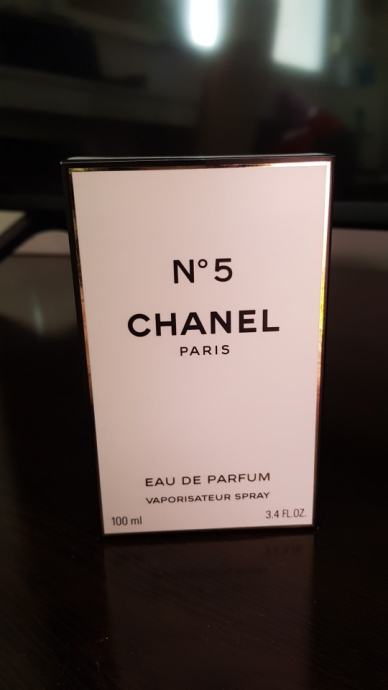 Chanel No 5 parfem