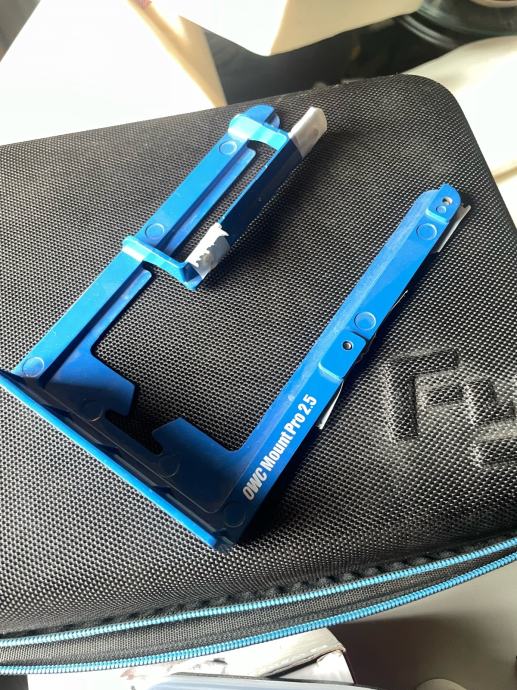 Apple Mac pro 2,5” disk mount