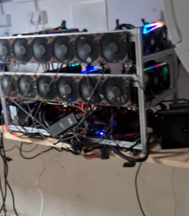 Mining rig server Corsair 1200 i serversko napajanje,bez graficki