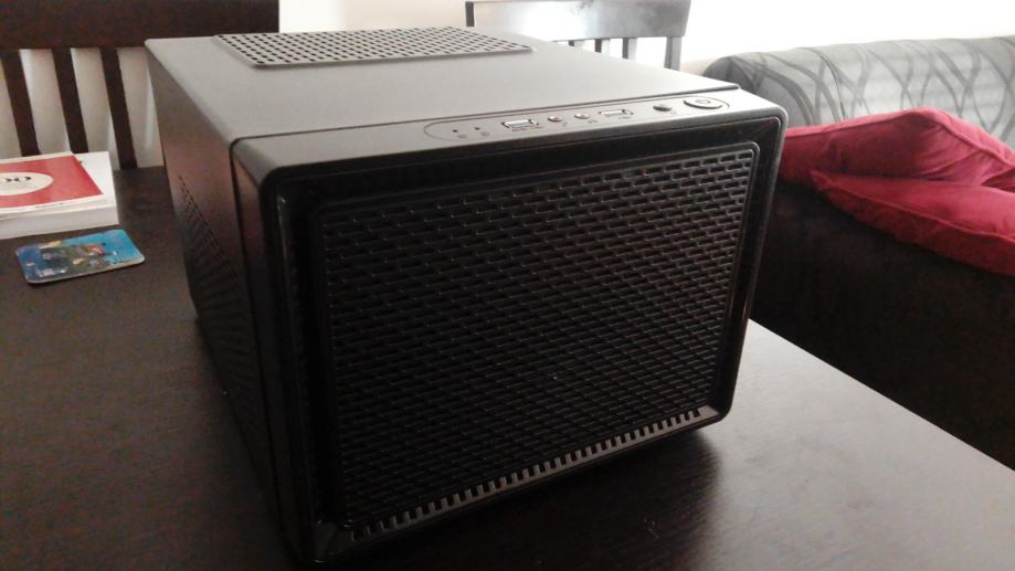 AMD A8 7680 (4 jezgre), 8GB DDR3 2133MHz, 480GB SSD, Radeon R7 int.