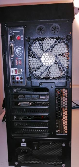 Gaming računalo Ryzen 5 3600, AMD Radeon RX590, 16GB RAM