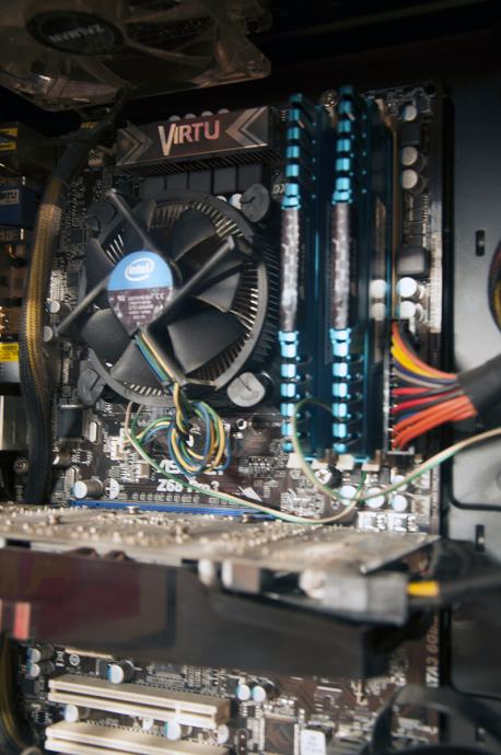 PC Intel Core i7-2600 @ 3.40GHz / 8GB DDR3 / HDD 1TB + Philips 22