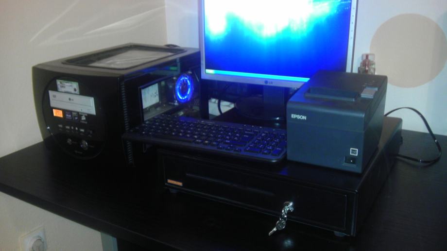 POS blagajna (PC kasa) sa Epson termalnim printerom i ladicom