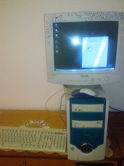 Rabljeni PC desktop, monitor