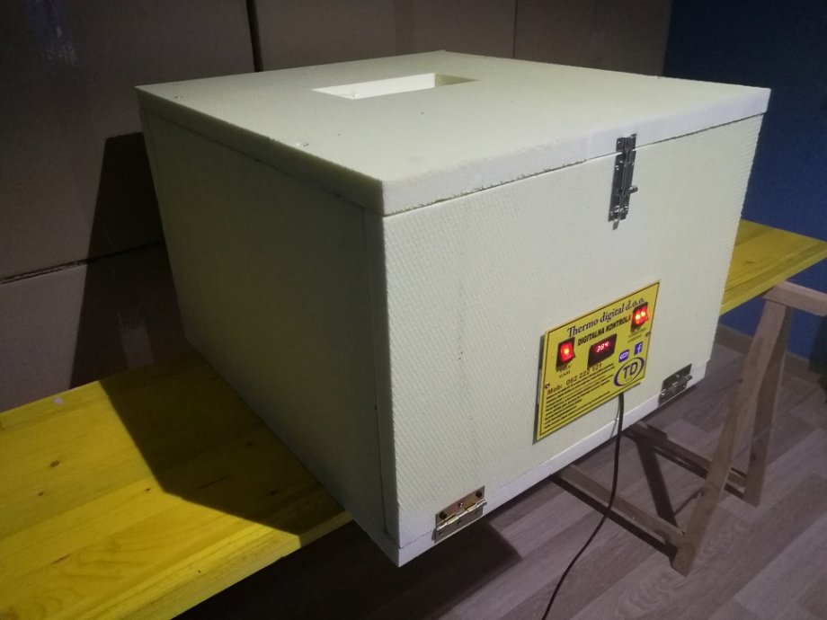 Ful automatski inkubator 200 jaja digitalna regulacija vlage higrostat