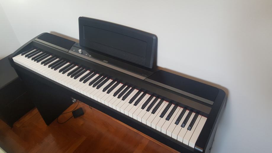 Digitalni piano SP170S