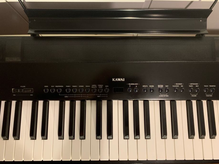Kawai ES6, elektricni pianino