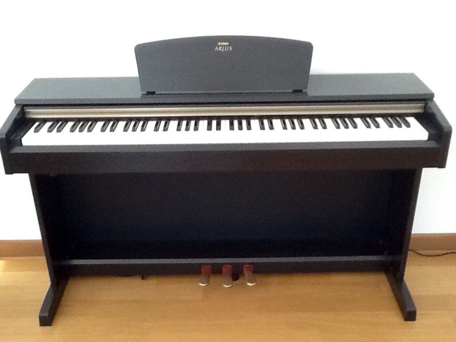 Yamaha digitalni piano YDP 161