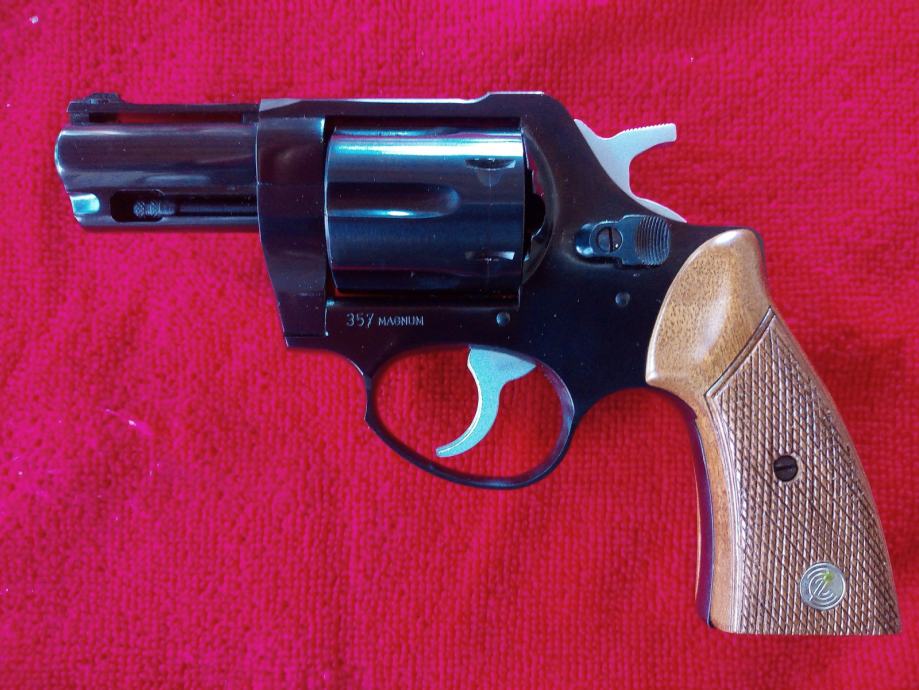 357 Magnum , 390 €