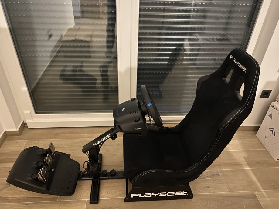 Playseat Evolution Alcantara,stolac+volan Logitech G923,izložbeni mode