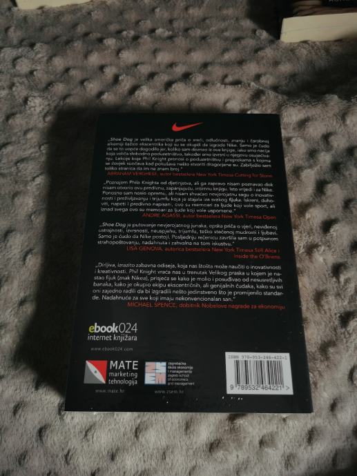 Nike knjiga Phil knight Shoe dog