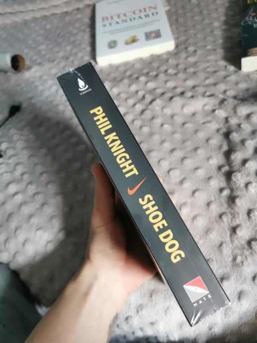 Nike knjiga Phil knight Shoe dog