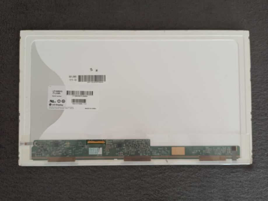 thumbnail interactive-video image 1 of LG LP156WH2 (TL)(QB) 15.6” HD LED LCD Laptop Screen – Glossy, 1366x768, Generic Replacement 1 of 3