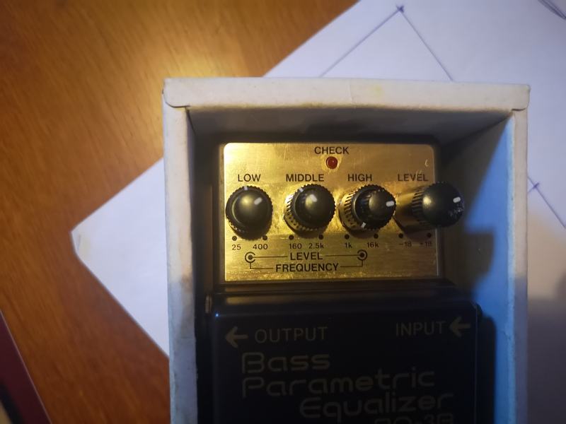 BOSS PQ-3B 日*向様 BOSS PQ-3B ベースパラメトリック イコライザー 箱