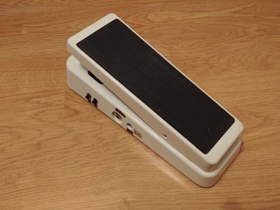 Dunlop 105Q Cry Baby Bass Wah