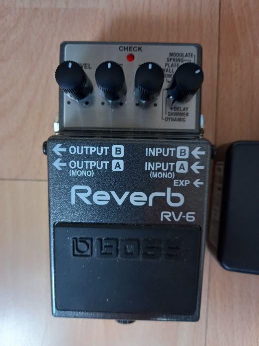 Efekt za gitaru - Reverb pedala Boss RV6