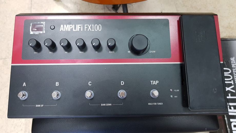 LINE6 AMPLIFi FX100 gitarski efekt procesor