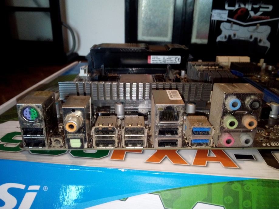 AMD FX8350, 32GB DDR3 RAM, MSI Motherboard, Zalman cooler + extra