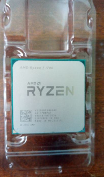 AMD Ryzen 7-1700 (3GHz do 3.7GHz, 20MB  C/T: 8/16) socket AM4 procesor