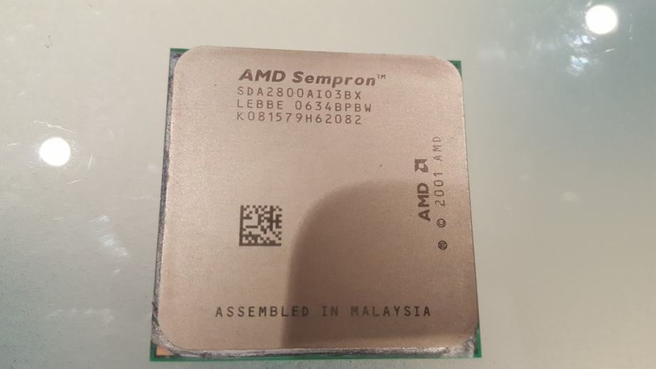 AMD Sempron 64 2800+ SDA2800AIO3BX 1600 MHz CPU Socket 754 (3J)