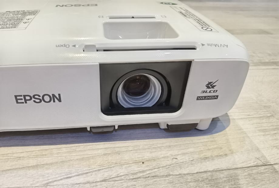 Epson projektor eb-u05 1920x1200