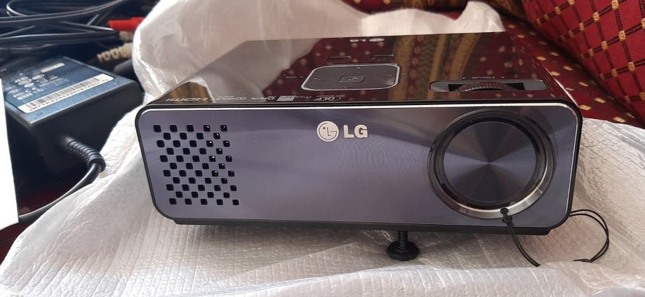 LG projektor
