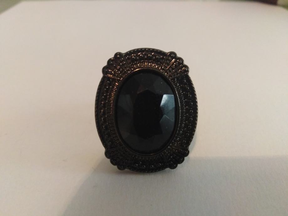 Crni prsten