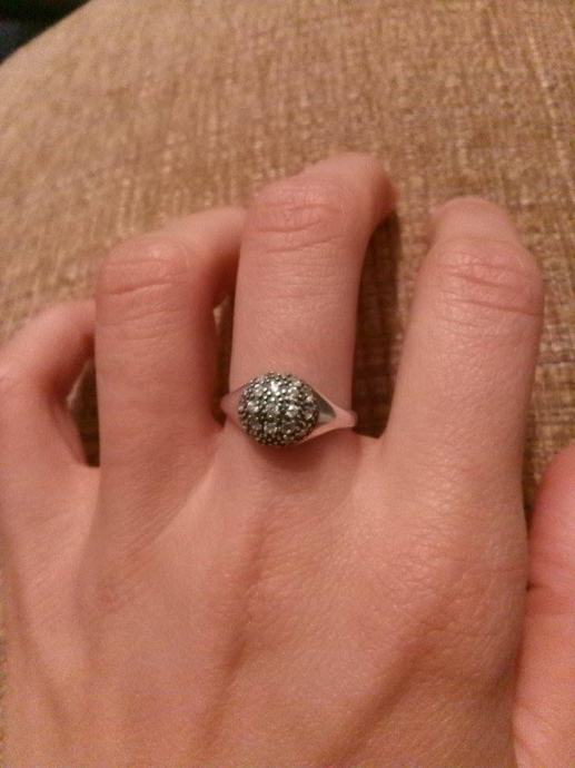 Okrugli srebrni prsten sa cirkonima, 925