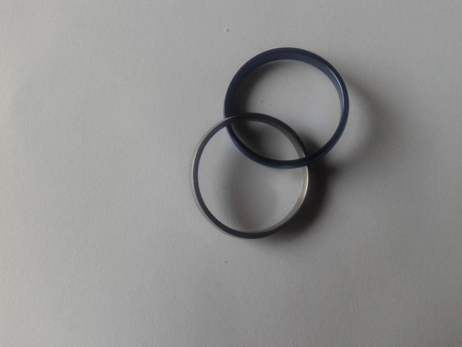 Prsten 2 u 1 dvobojni nehrđajči čelik
