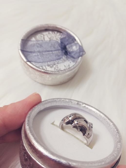 prsten srebro 925, fi 16.5 mm, dva delfina, novo