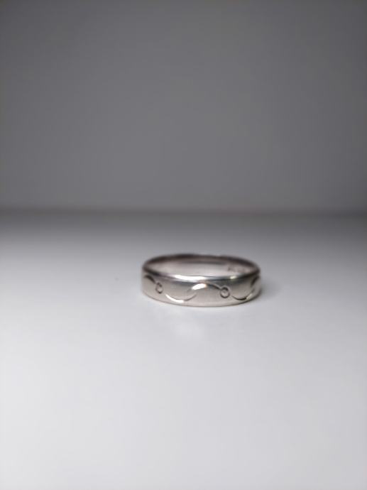 Srebreni prsten