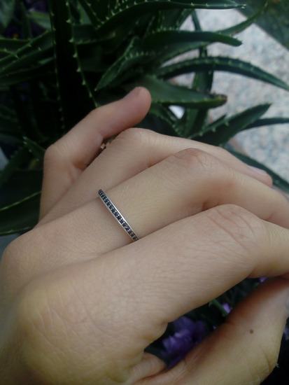 Srebrni prsten s crnim cirkonima, 925