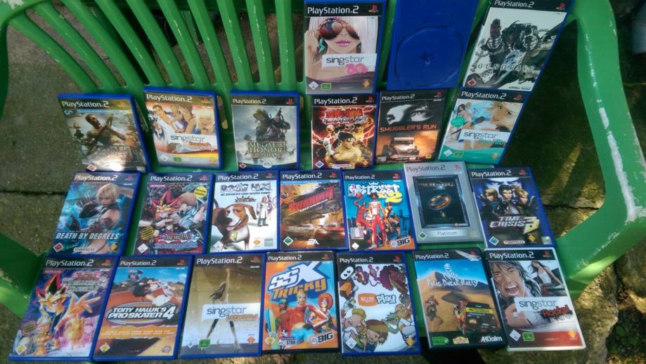 Sony Playstation 2 + 23 igrice..Povoljno