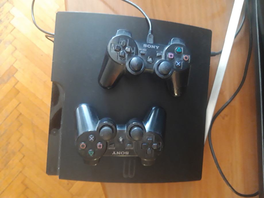Playstation 3 + 2 original joysticka + 15 igara