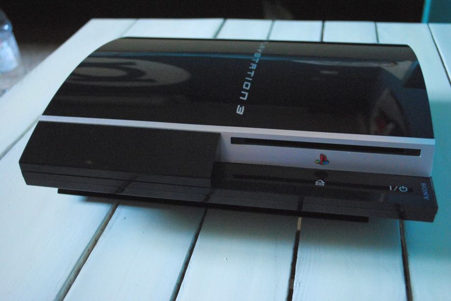 Sony PlayStation 3 Fat (40GB) + Igrice