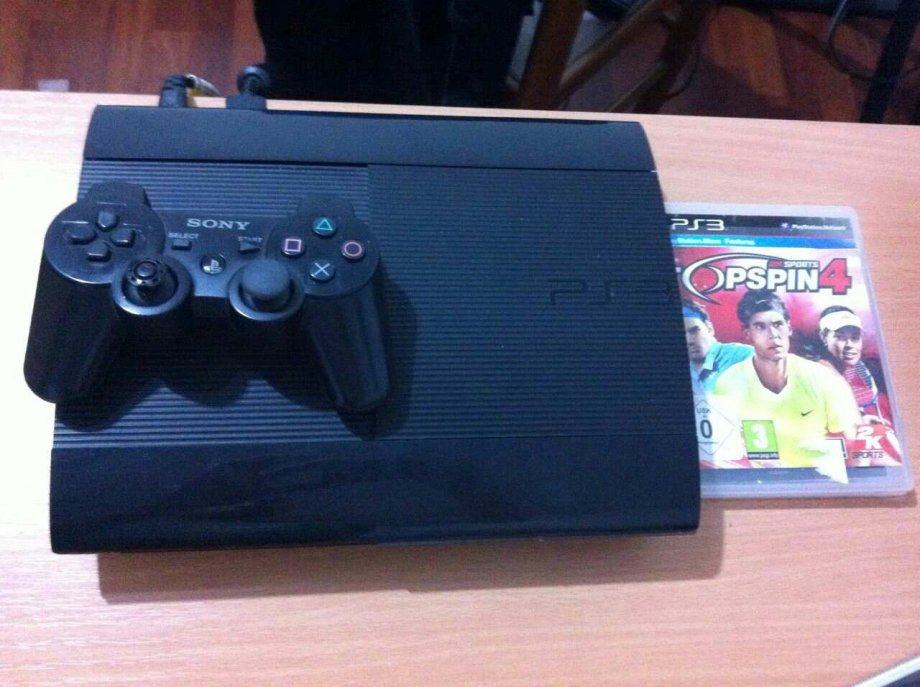 Sony Playstation 3..+ 4 igrice(Fifa,Gta.).. moguca zamjena..citati ogl