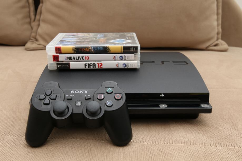 Sony PlayStation 3 Slim (320GB) + Igrice