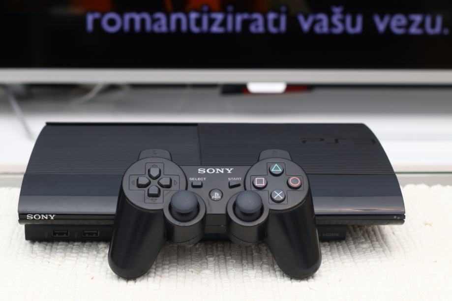 Sony PlayStation 3 Super Slim + Igrice
