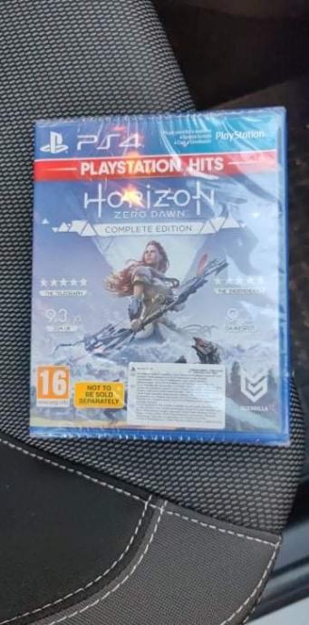 Play station PS4 igra Horizon Zero Dawn ZAPAKIRANO