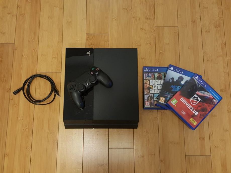 PlayStation 4 500 GB + GTA 5, NFS 2015, Driveclub