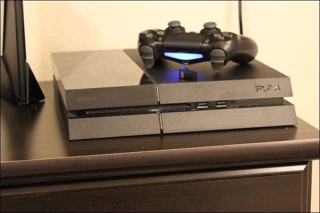 Prodajem Sony Playstation 4 500gb