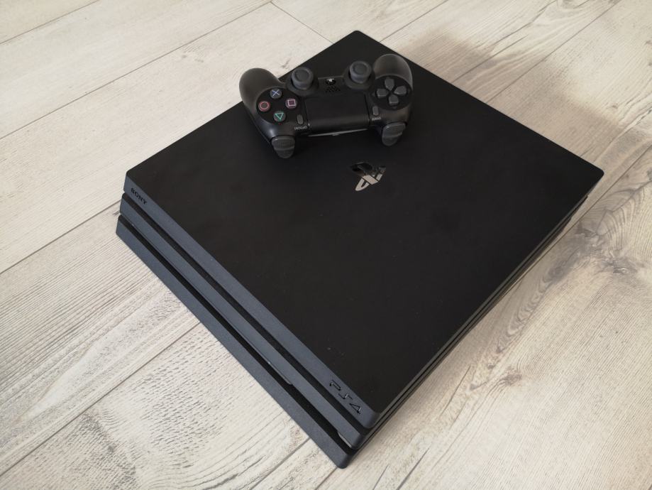 PS4 PRO Modificiran / Jailbreak + VR + 2x Move