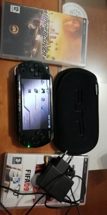 Playstation portable - PSP 1004 SVA OPREMA + DVIJE IGRICE