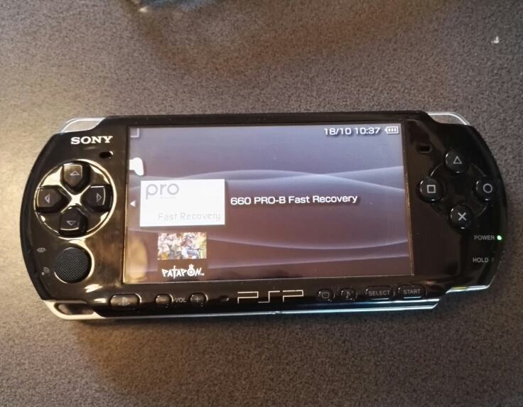 PSP 3004 MODIFICIRAN s puno igrica