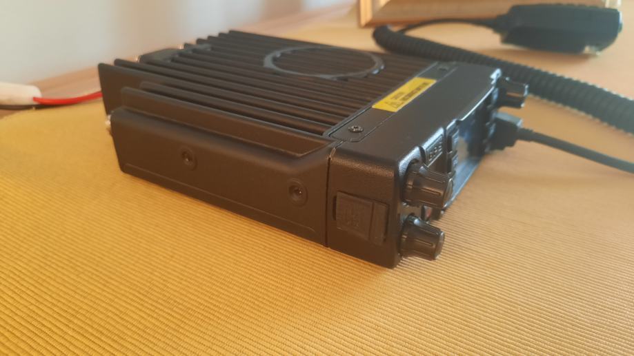 radio-stanica-anytone-at-578uv-pro-2m-i-70cm-dmr-i-analogna