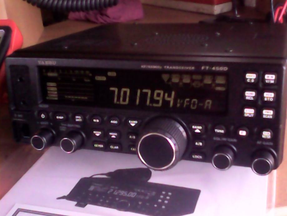 Yaesu FT450D transceiver.