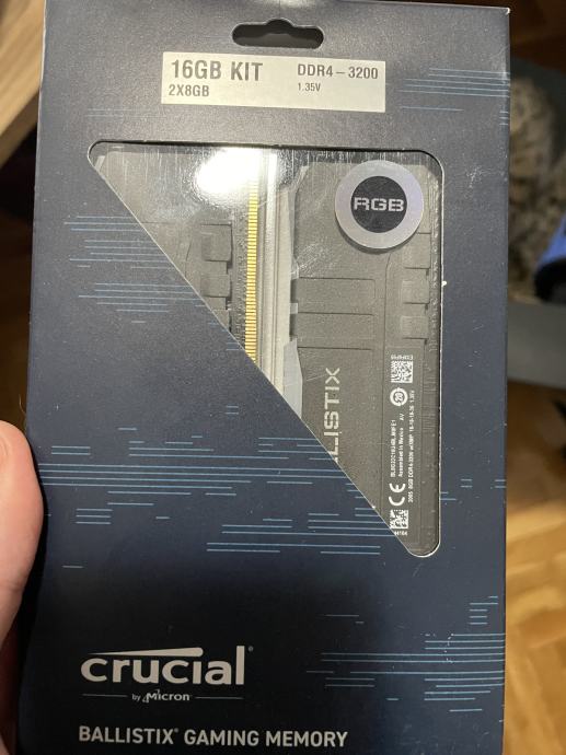 Crucial Ballistix RGB 16 GB kit (2x8) 3800/ CL16