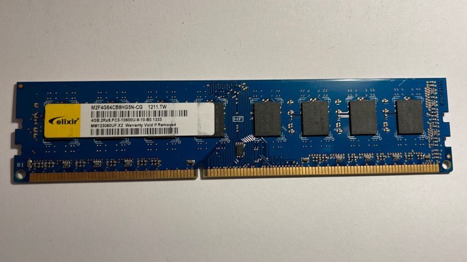 DDR3 4GB, PC3 10600U, 3 pločice