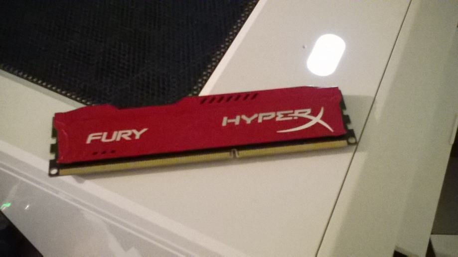 Kingston DDR3 HyperX Fury,1866MHz, 4GB Red