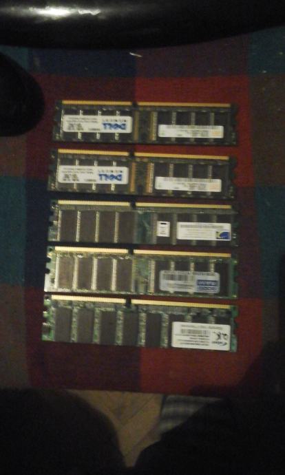Memorije DDR 400 pc 3200  /512MB x3 I 1G x2/